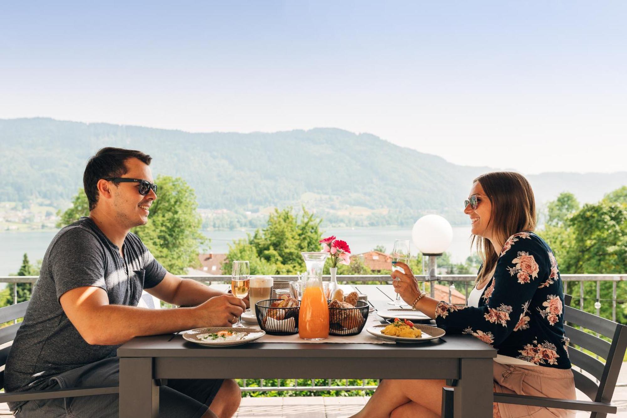 Gasthof Nindler Hotel Steindorf am Ossiacher See Bagian luar foto
