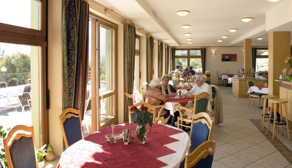 Gasthof Nindler Hotel Steindorf am Ossiacher See Bagian luar foto