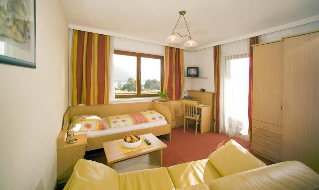 Gasthof Nindler Hotel Steindorf am Ossiacher See Bagian luar foto
